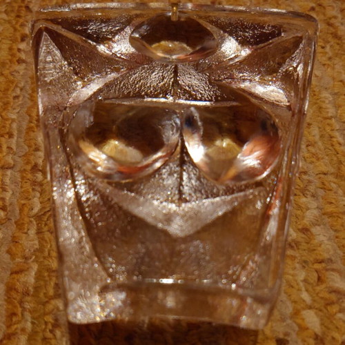 Vintage glass paperweight like new, wall mountable