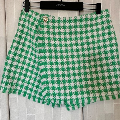 Amuse skirt-style shorts like new, white and green