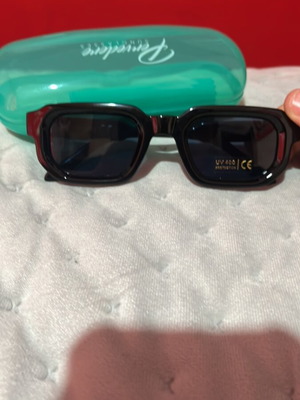 Pervedere sunglasses black one size new with certified lens