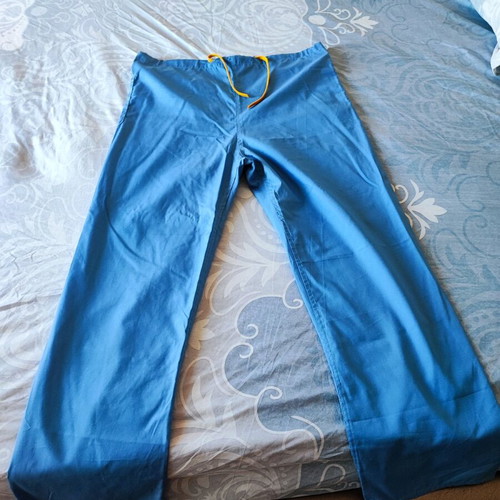 Nursing set pants new, size small with pockets