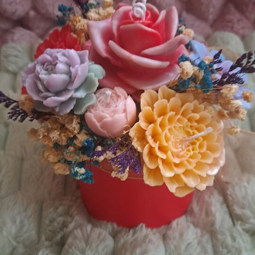 Bouquet of scented flowers in box, new, soy wax with dried flowers