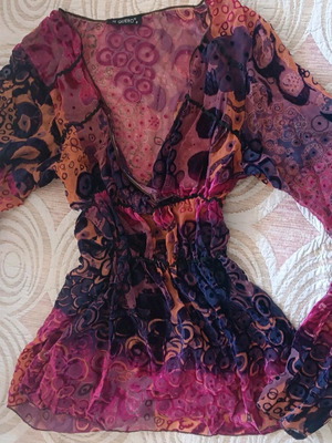 Boho blouse Te Quiero Sheer like new, colorful print, size Small
