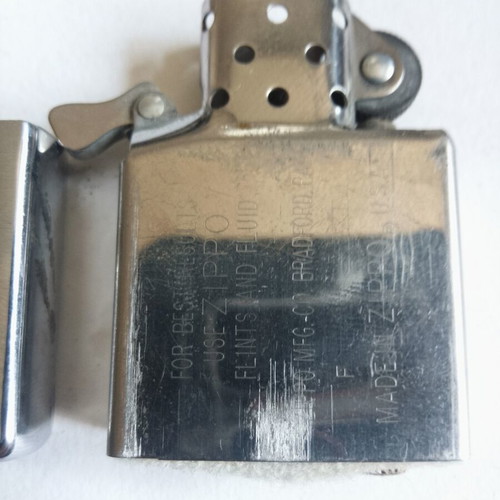 Zippo lighter used, functional, 3.5x5.5 cm