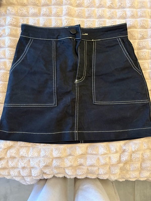 Zara black short denim skirt small like new