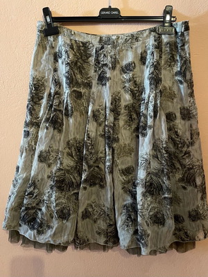 Marella skirt in medium, color olive, gray, white for all seasons