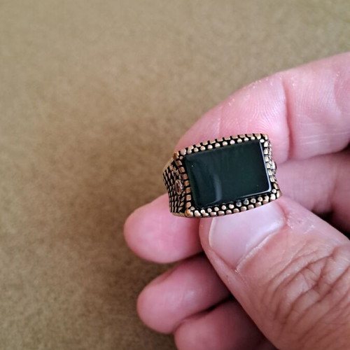 Silver ring with green stone new