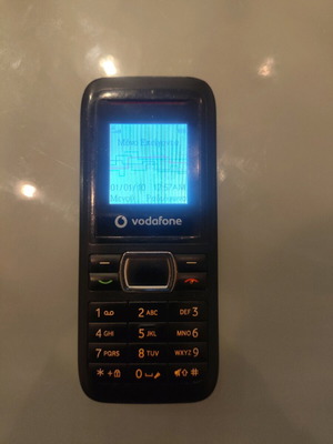 Vodafone 246 used without battery and charging cable
