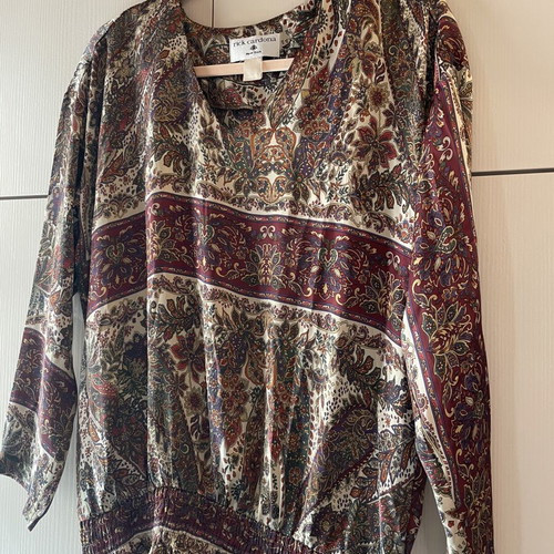 Silk shirt colorful, like new, size M-L from New York