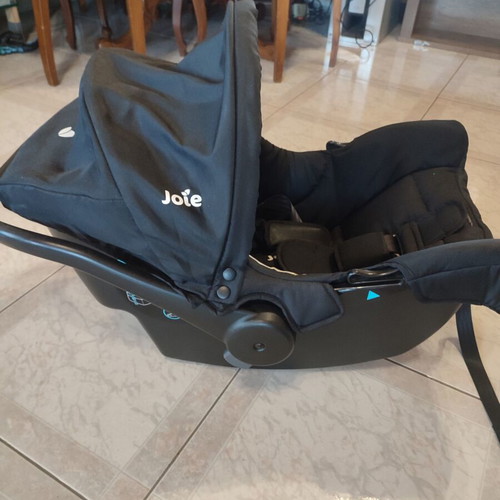 Joie Baby Car Seat used for newborns