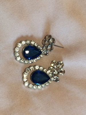 Fo earrings dangle with blue stone like new