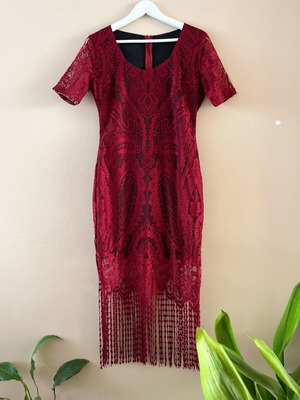 Дантелена рокля нова, размер М, червена