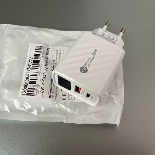 20W Charger with Digital LCD Display USB-A and Type-C new