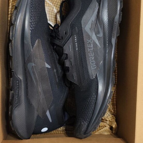 Nike Pegasus 5 Gore-Tex men's trail shoes like new