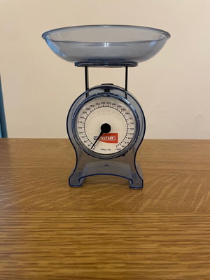 Analog kitchen scale with 1000gr bowl Giotis new