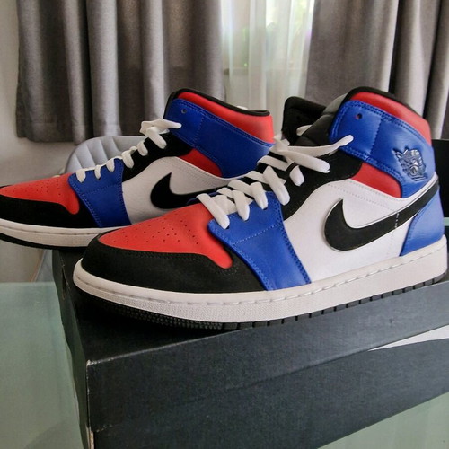 Air Jordan 1 Mid sneakers like new, size 46, colorful