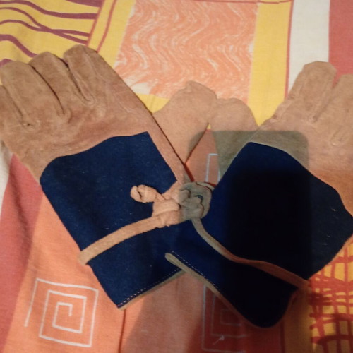 Men's gloves used, warm with soft lining, wool, black and beige