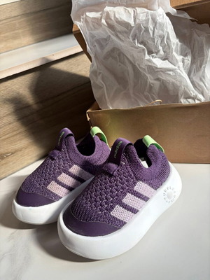 Adidas baby sneakers size 19 like new, purple