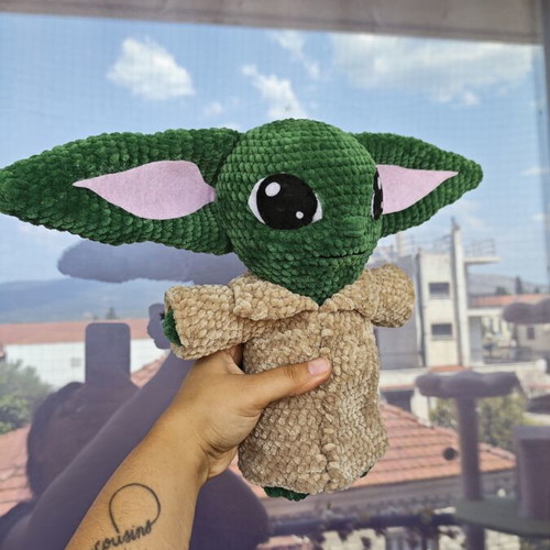 Yoda knitted plush doll like new, 28cm height