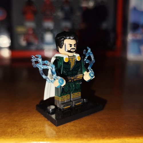 Pedro Peña Shazam Strong minifigure like new with accessories