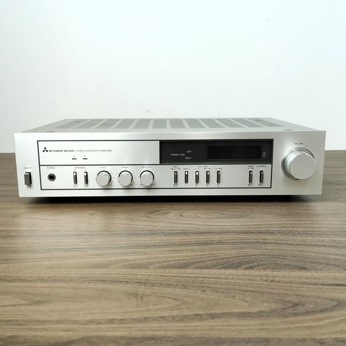 Mitsubishi DA-U540 vintage stereo integrated amplifier with LED VU meters and phono stage