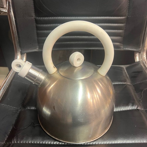Water kettle used, 2 liters capacity