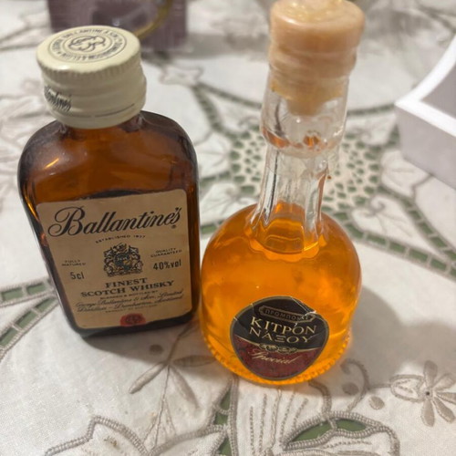 Ballantines and Kitrino Naxou miniature drinks new, set of 2