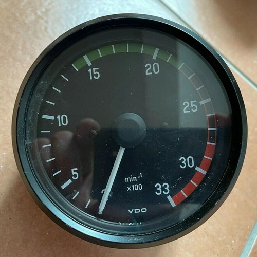 VDO tachometer new for trucks and buses