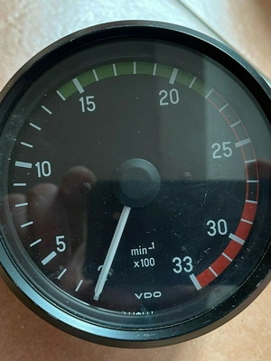 VDO tachometer new for trucks and buses