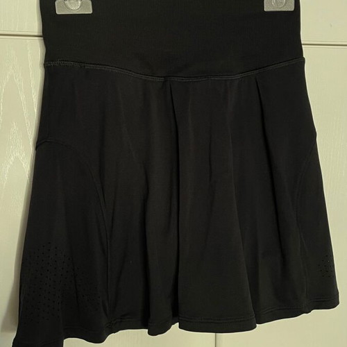 Skort Gymshark black sports skirt with built-in shorts like new