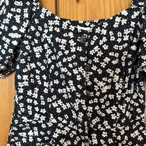 H&M romper like new, size M, black and white