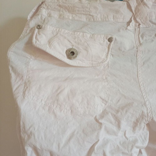 White summer capri bermuda shorts, size S