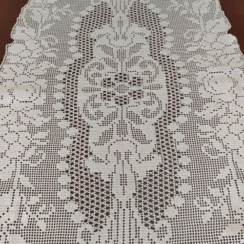 Handmade table runner new 110x50 fully hand crocheted
