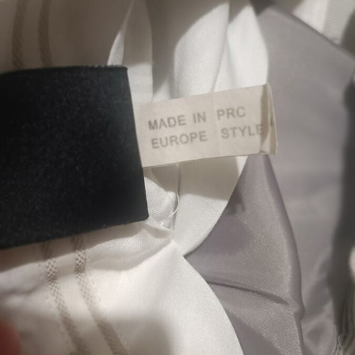Linen suit ice color, like new, slim fit jacket size 46, trousers size 38