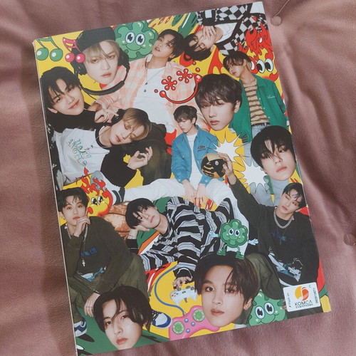 NCT Dream Hot Sauce album like new with photobook and photocard