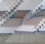  Σαλόνι καναπές τριθέσιος  δυο πολυθρόνες  και ένα σκαμπό.