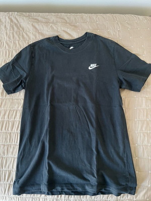 Nike T-shirt black size M like new