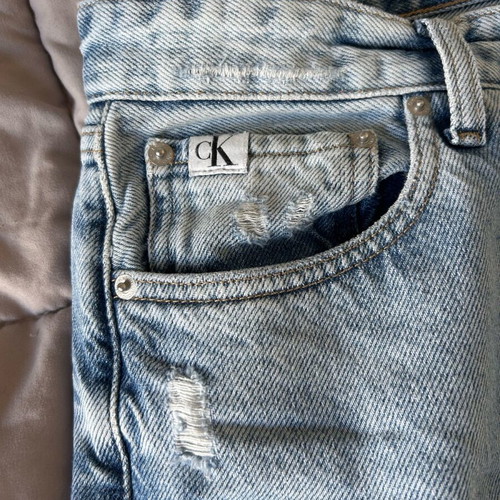 Jean παντελόνι Calvin Klein Jeans σαν καινούργιο με σκισίματα, γραμμή Dad Jean
