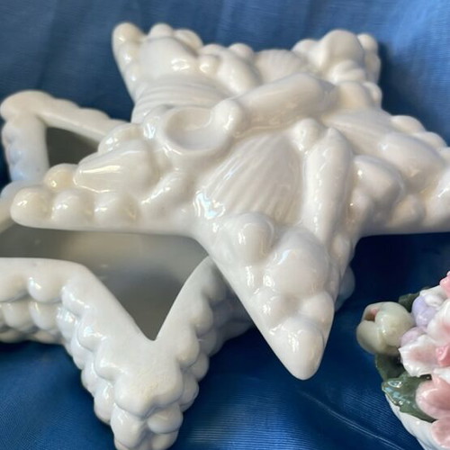 Porcelain set of 3 new decorative pieces