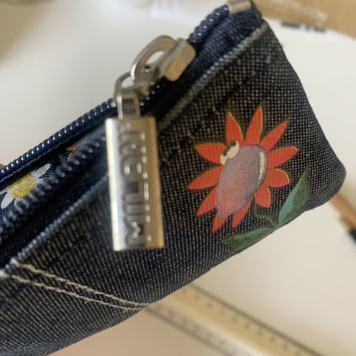 Small pencil case like new