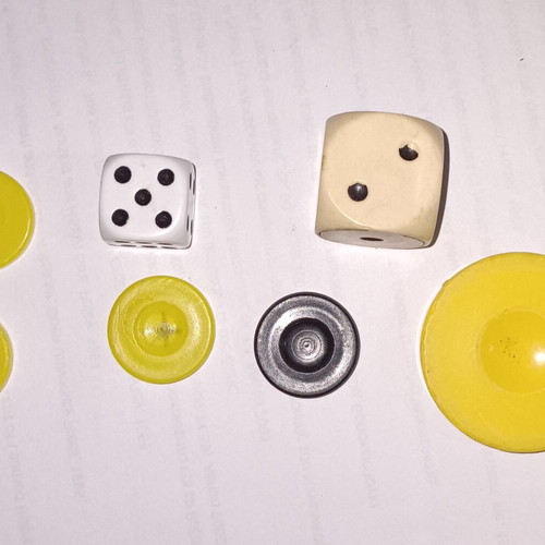 Large dice used, set of 2 pieces
