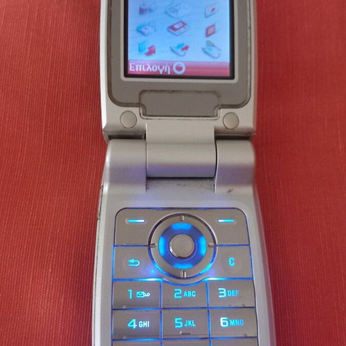 Sony Ericsson Z520 used, blue, functional without charger