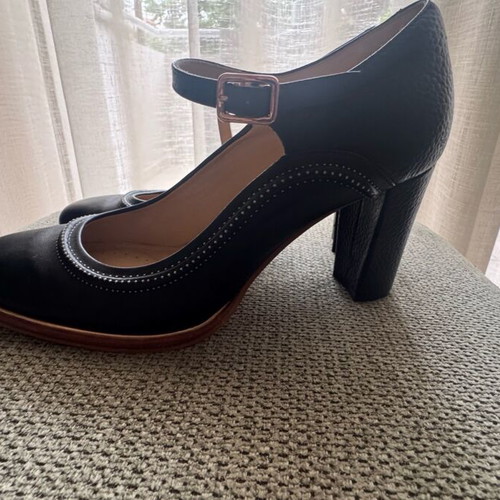 Clarks Mary Jane pumps like new, black, size 40