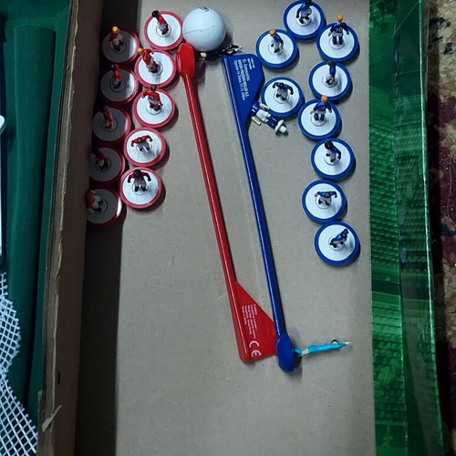 Subbuteo official game used with felt, goals, ball, 2 goalkeepers, 20 players