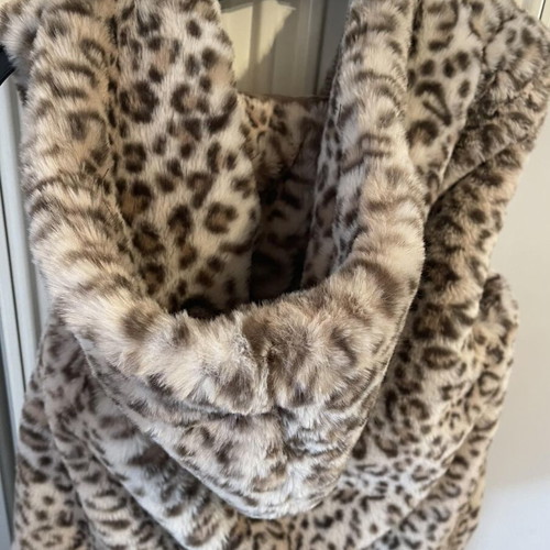 Zara kids faux fur vest like new with animal print