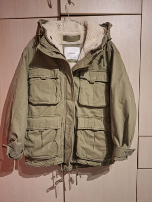 Bershka jacket with detachable fur lining like new, green, size S