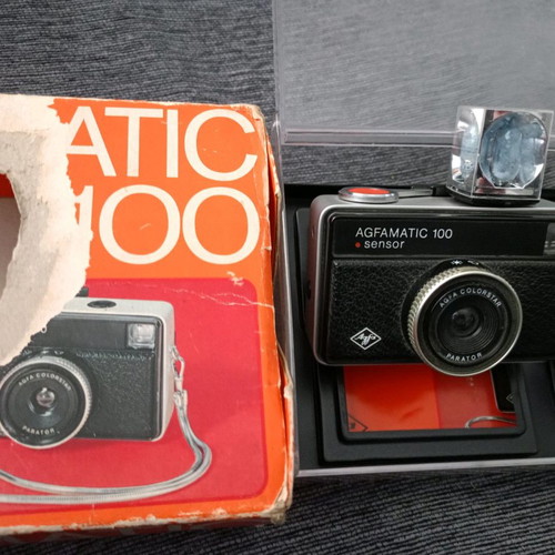 Agfamatic 100 camera used with box