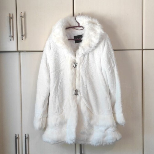 Lusy& Elisa women's coat with fur size M like new, white