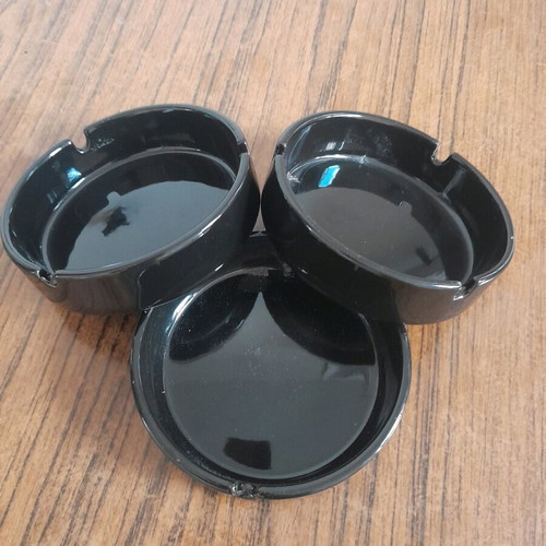 Drink set like new with 6 glasses, ice bucket, ashtrays and opener