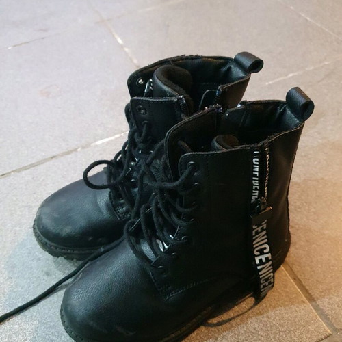 Feng Shoe boots for girl size 29 used, black with fur