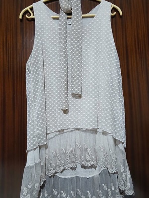 Boho sleeveless blouse with lace and matching neck scarf, one size, grey